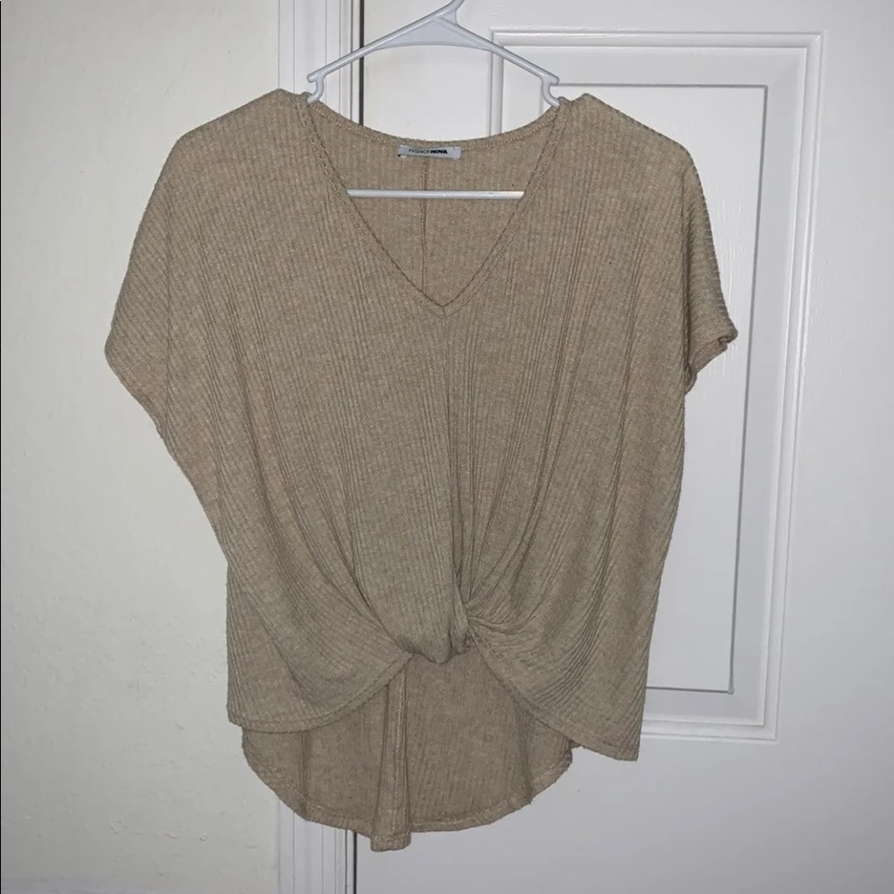 Beige high/low top